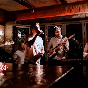 Fredagsbar Med Festorkesteret Applaus på Kongebryg